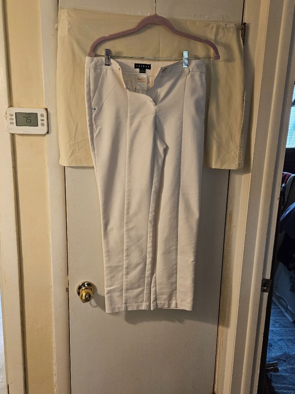 TRIBAL Brand Women's Capri White Slacks